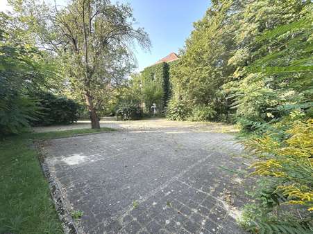 Eigene Stellplatzanlage - Bürohaus in 15230 Frankfurt mit 190m² kaufen