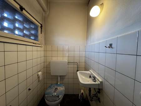 Gäste WC Gäste WC - Doppelhaushälfte in 47506 Neukirchen-Vluyn mit 202m² kaufen