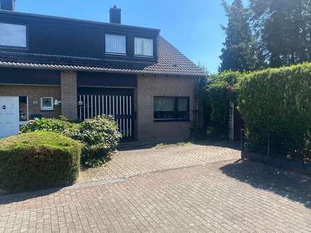Hausansicht - Doppelhaushälfte in 47802 Krefeld mit 138m² kaufen