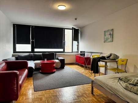 Wohnbereich Wohnbereich - Mehrfamilienhaus in 47798 Krefeld mit 381m² kaufen