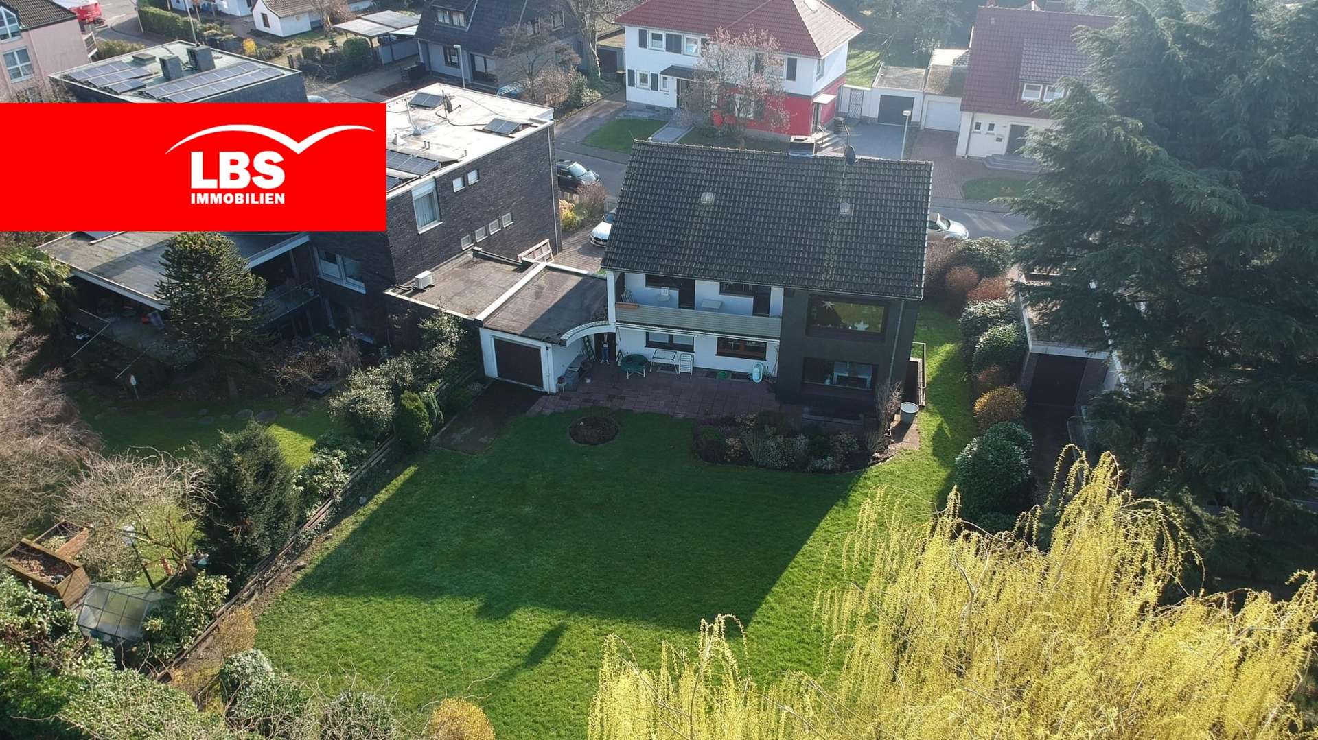 Drohnenansicht - Zweifamilienhaus in 45481 Mülheim mit 184m² kaufen