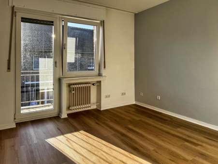 Kinderzimmer 1.OG mit Balkon Kinderzimmer 1.OG mit Balkon - Maisonette-Wohnung in 47447 Moers mit 158m² kaufen