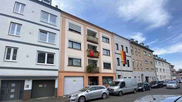 Frontansicht  - Erdgeschosswohnung in 47799 Krefeld mit 94m² kaufen