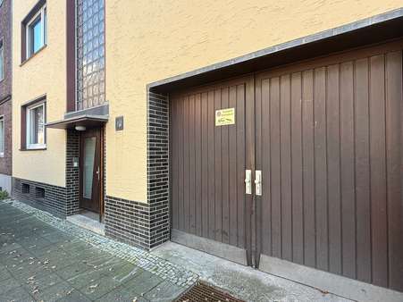 Hausansicht - Erdgeschosswohnung in 47798 Krefeld mit 60m² kaufen