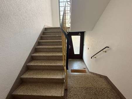 Gepflegtes Treppenhaus - Erdgeschosswohnung in 47798 Krefeld mit 60m² kaufen