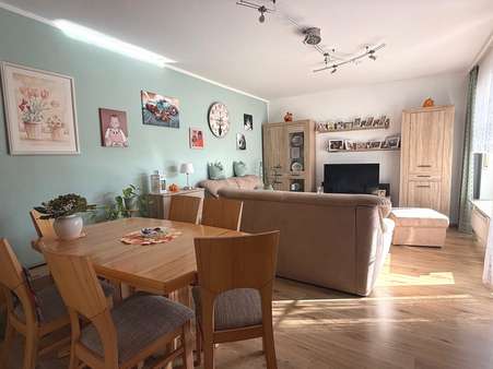 Wohnzimmer mit Balkon ! - Erdgeschosswohnung in 47798 Krefeld mit 60m² kaufen