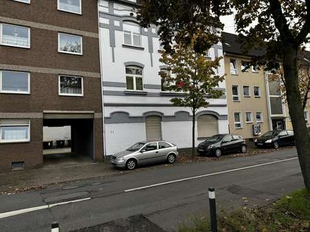 Außenansicht (EG & 1.OG) - Erdgeschosswohnung in 47179 Duisburg mit 165m² kaufen