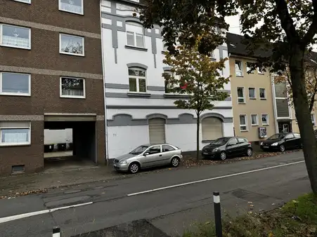 ATTRAKTIVE Altbauwohnung mit viel Platz I Eigene Terrasse