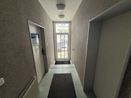 Treppenhaus/Eingang Praxis - Mehrfamilienhaus in 45145 Essen mit 356m² kaufen