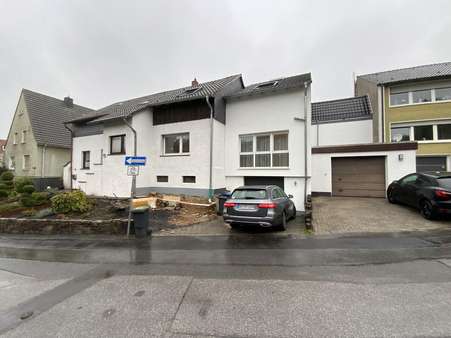 Vorderansicht Vorderansicht - Zweifamilienhaus in 58730 Fröndenberg mit 235m² kaufen