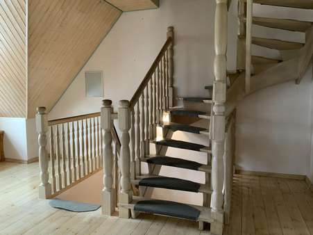 Treppenaufgang - Einfamilienhaus in 59174 Kamen mit 355m² günstig kaufen