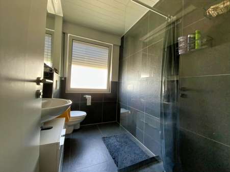 Tageslicht-Duschbad EG - Zweifamilienhaus in 44328 Dortmund mit 158m² kaufen