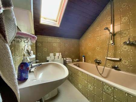 Tageslicht- / Wannenbad - Reihenmittelhaus in 59174 Kamen mit 58m² kaufen