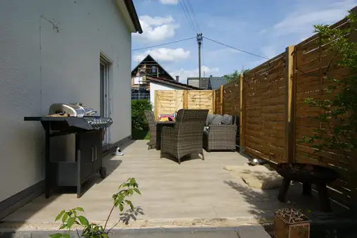 Familienidyll mit Stil –Charmantes Einfamilienhaus mit Pool, Kamin und mehr