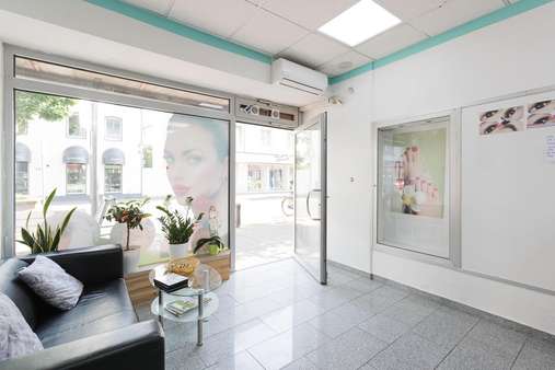 Gewerbeeinheit Gewerbeeinheit - Wohn- / Geschäftshaus in 53840 Troisdorf mit 241m² als Kapitalanlage kaufen