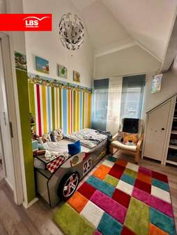 Kinderzimmer DG - Zweifamilienhaus in 51588 Nümbrecht mit 180m² kaufen