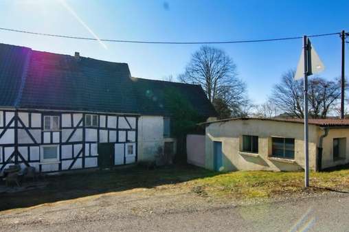 Doppelhaushälfte von vorne - Zweifamilienhaus in 51580 Reichshof mit 85m² kaufen