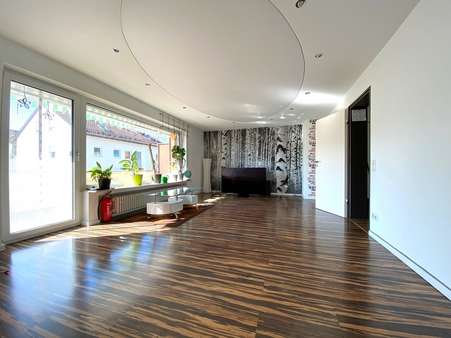 Wohnzimmer - Etagenwohnung in 89291 Holzheim mit 80m² kaufen