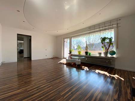 Wohnzimmer - Etagenwohnung in 89291 Holzheim mit 80m² kaufen