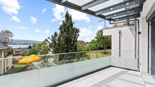 Sonnenbalkon mit Seesicht Sonnenbalkon mit Seesicht - Etagenwohnung in 78476 Allensbach mit 77m² kaufen