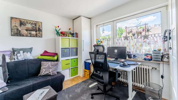 Arbeitszimmer 1. Obergeschoss Arbeitszimmer 1. Obergeschoss - Zweifamilienhaus in 78467 Konstanz mit 155m² kaufen