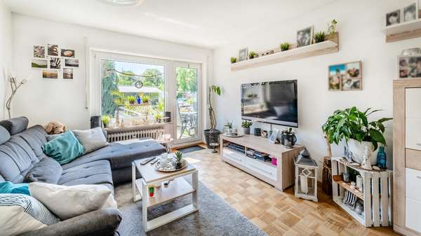 Wohnzimmer 1. Obergeschoss Wohnzimmer 1. Obergeschoss - Zweifamilienhaus in 78467 Konstanz mit 155m² kaufen