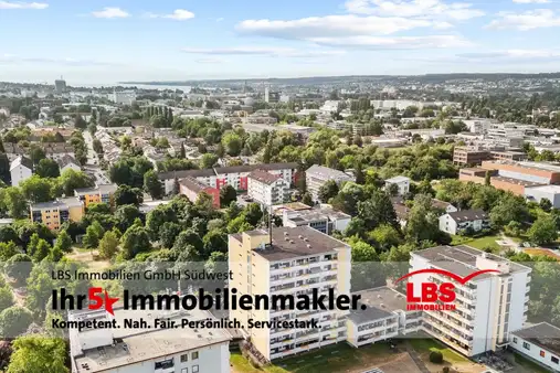 RESERVIERT: Modern & hell: Bezugsfertige 2,5-Zi.-Wohnung mit Lift und traumhafter Fernsicht!