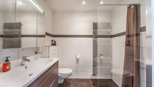 Erdgeschoss Badezimmer Erdgeschoss Badezimmer - Mehrfamilienhaus in 78465 Konstanz mit 194m² kaufen