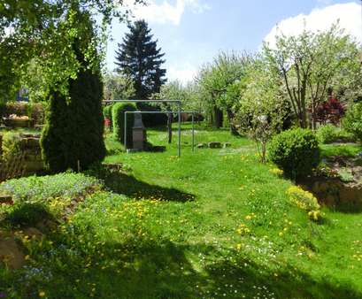 Blick in den Garten - Mehrfamilienhaus in 98693 Ilmenau mit 195m² als Kapitalanlage kaufen