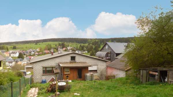 rückwärtige Ansicht mit Ausblick - Einfamilienhaus in 98701 Großbreitenbach mit 167m² kaufen