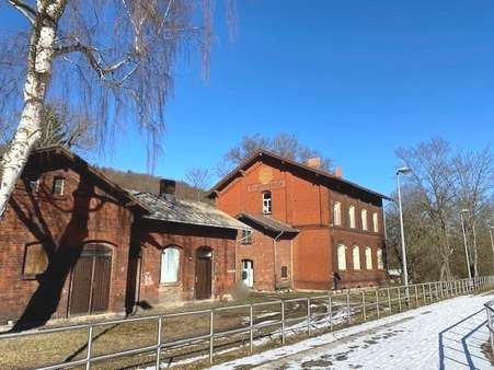 Vorderansicht Nebengebäude und Wohnhaus Vorderansicht Nebengebäude und Wohnhaus - Zweifamilienhaus in 99330 Geratal mit 170m² kaufen