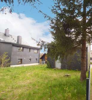Blick in den Garten - Einfamilienhaus in 98701 Großbreitenbach mit 130m² kaufen