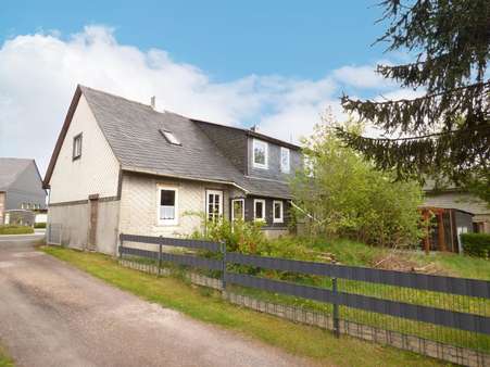 rückwärtige Ansicht - Einfamilienhaus in 98701 Großbreitenbach mit 130m² kaufen