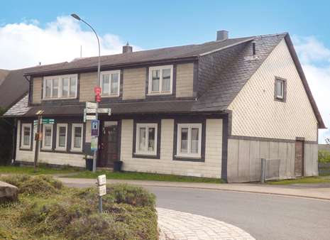 Straßenansicht - Einfamilienhaus in 98701 Großbreitenbach mit 130m² kaufen