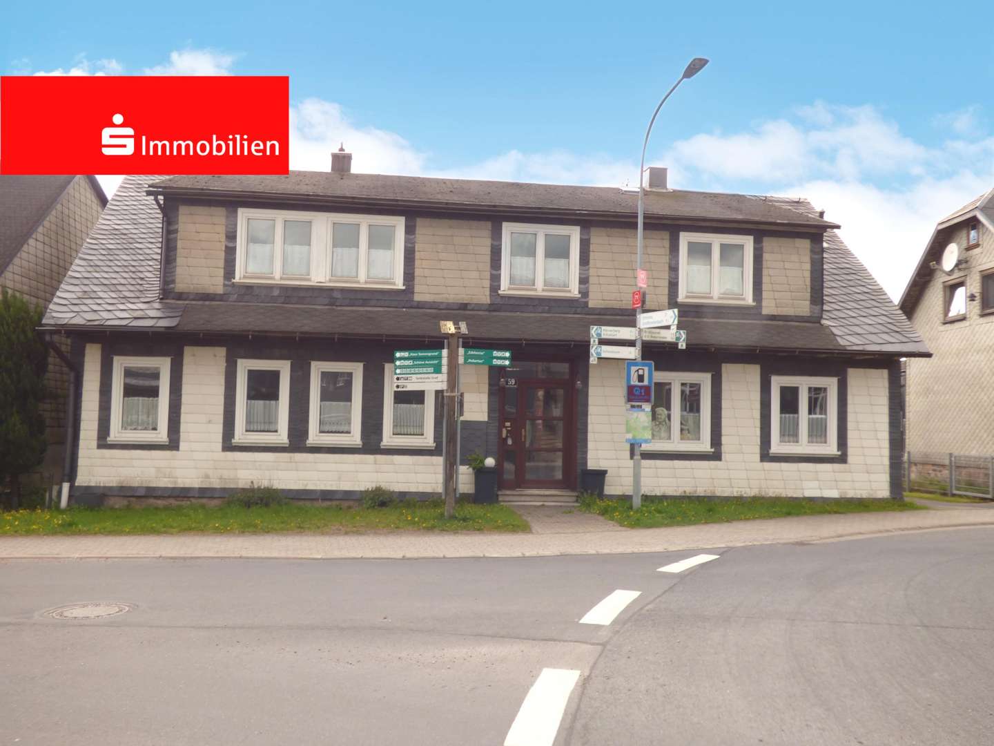 Straßenansicht - Einfamilienhaus in 98701 Großbreitenbach mit 130m² kaufen