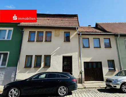 ***Reihenmittelhaus mit Garage und Garten in zentraler Lage von Stadtilm***