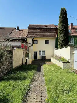 ***Reihenmittelhaus mit Garage und Garten in zentraler Lage von Stadtilm***
