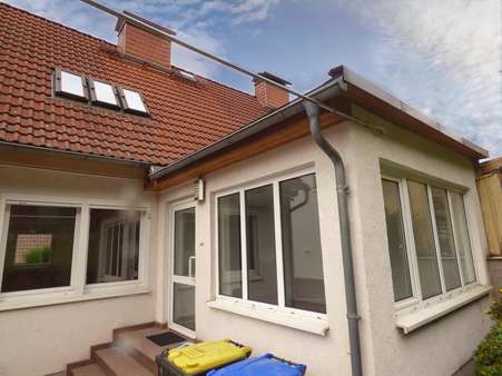 Anbau mit Hauseingang Anbau mit Hauseingang - Doppelhaushälfte in 98693 Ilmenau mit 90m² kaufen
