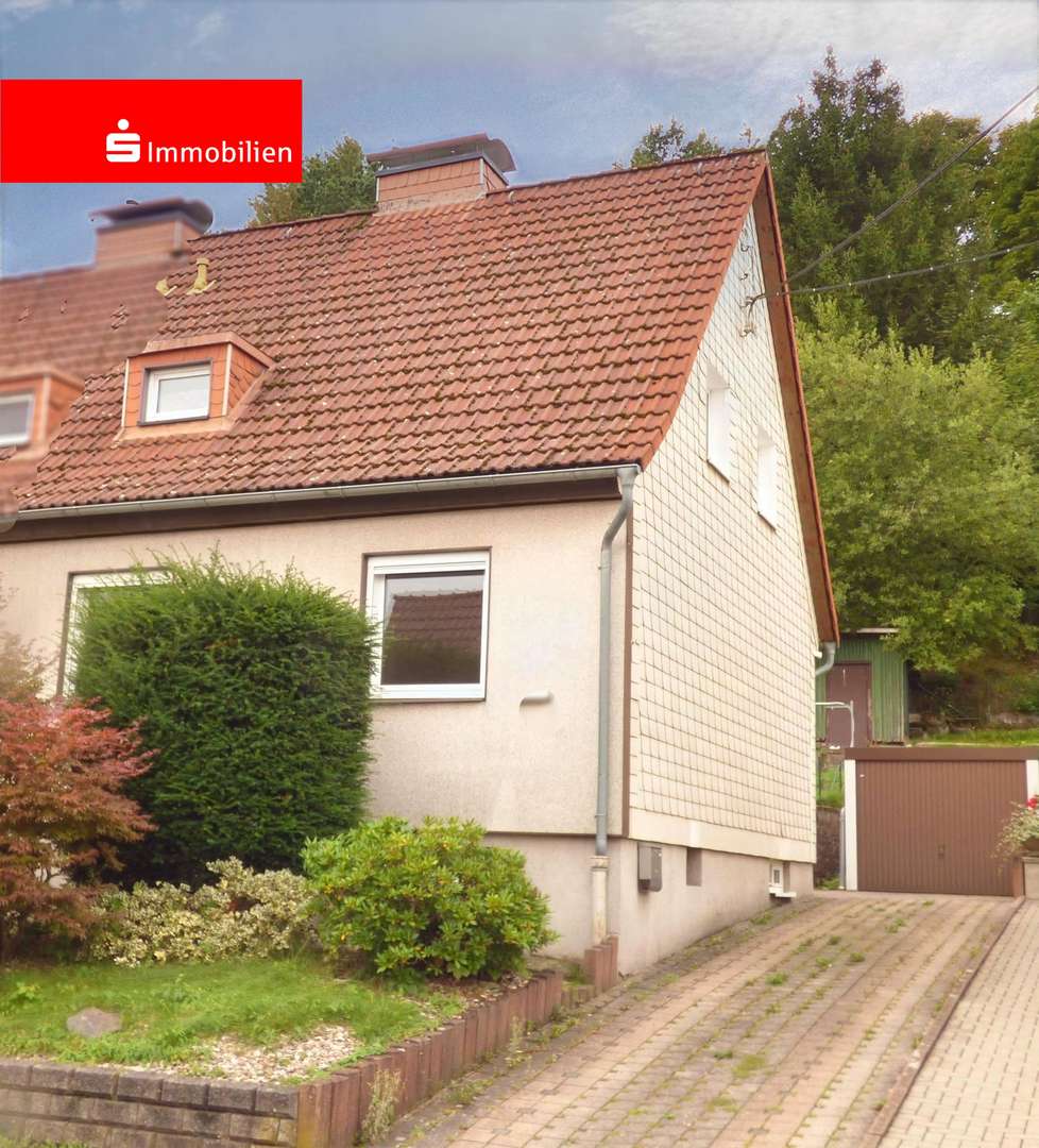 Straßenansicht mit Zufahrt Straßenansicht mit Zufahrt - Doppelhaushälfte in 98693 Ilmenau mit 90m² kaufen