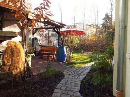 Garten mit Sitzecke Garten mit Sitzecke - Reihenmittelhaus in 98693 Ilmenau mit 180m² kaufen