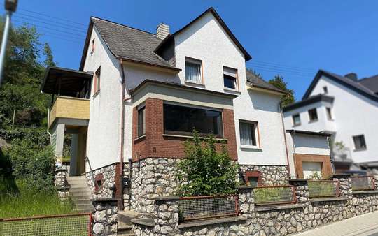 Außenansicht - Einfamilienhaus in 65606 Villmar mit 117m² kaufen