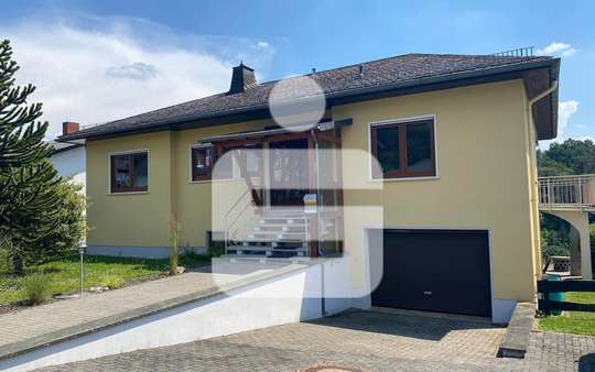 Außenansicht - Bungalow in 35781 Weilburg mit 167m² kaufen