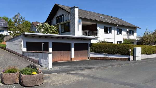 Außenansicht - Einfamilienhaus in 35796 Weinbach mit 385m² kaufen