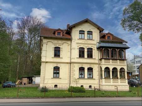 Außenansicht Außenansicht - Dachgeschosswohnung in 98574 Schmalkalden mit 79m² mieten