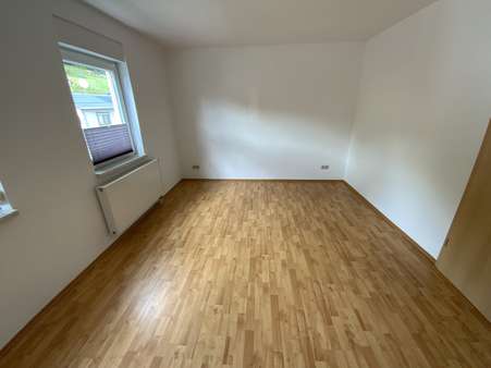 Schlafzimmer - Etagenwohnung in 98528 Suhl mit 66m² mieten