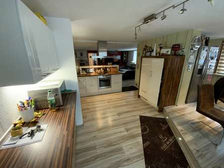 Wohnbereich Wohnbereich - Mehrfamilienhaus in 98553 Schleusingen mit 250m² kaufen