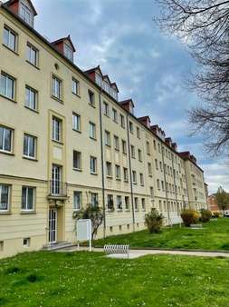 8 - Front - Etagenwohnung in 07545 Gera mit 69m² mieten