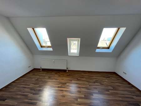 Schlafen - Dachgeschosswohnung in 07546 Gera mit 71m² mieten