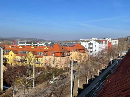 29 - Aussicht Front 29 - Aussicht Front - Dachgeschosswohnung in 07545 Gera mit 60m² mieten