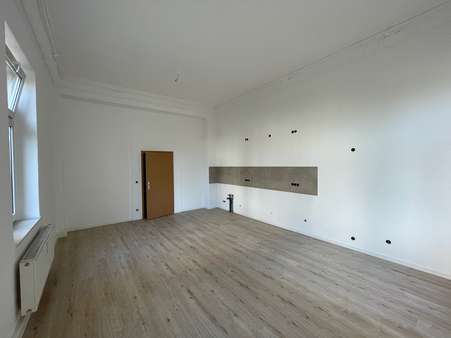 10 - Offene Küche mit Wohnbereich - Erdgeschosswohnung in 07545 Gera mit 119m² mieten